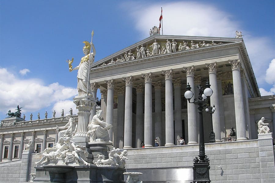 Austrian Parliament Building - مبنى البرلمان النمساوي
