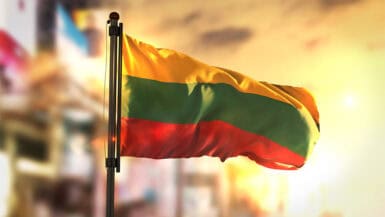 علم ليتوانيا - الهجرة إلى ليتوانيا