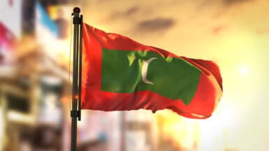 علم المالديف - الهجرة إلى المالديف - التأشيرات والمعيشة والعمل 