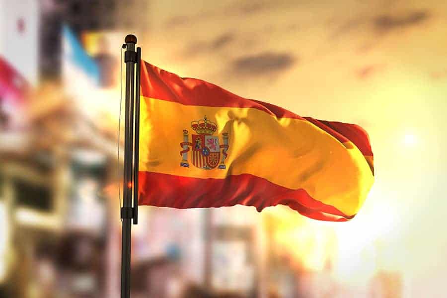الهجرة إلى إسبانيا - علم إسبانيا