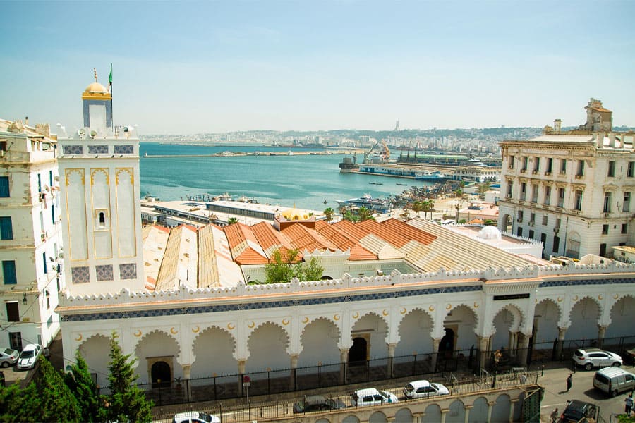 List of the most famous mosques and churches in Algeria - قائمة بأشهر المساجد والكنائس في الجزائر 