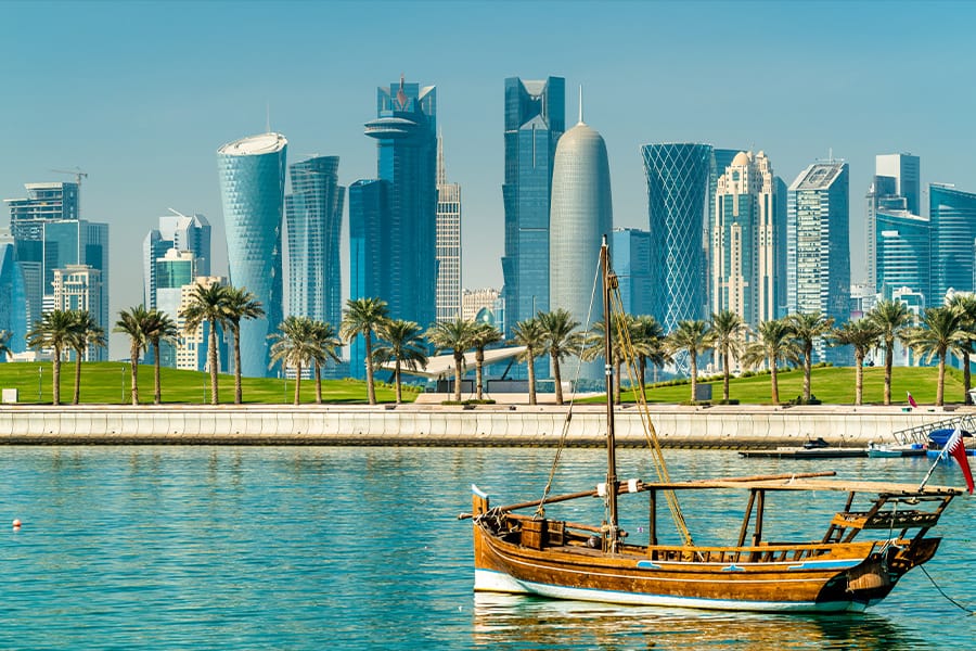 الانتقال والعيش في قطر  