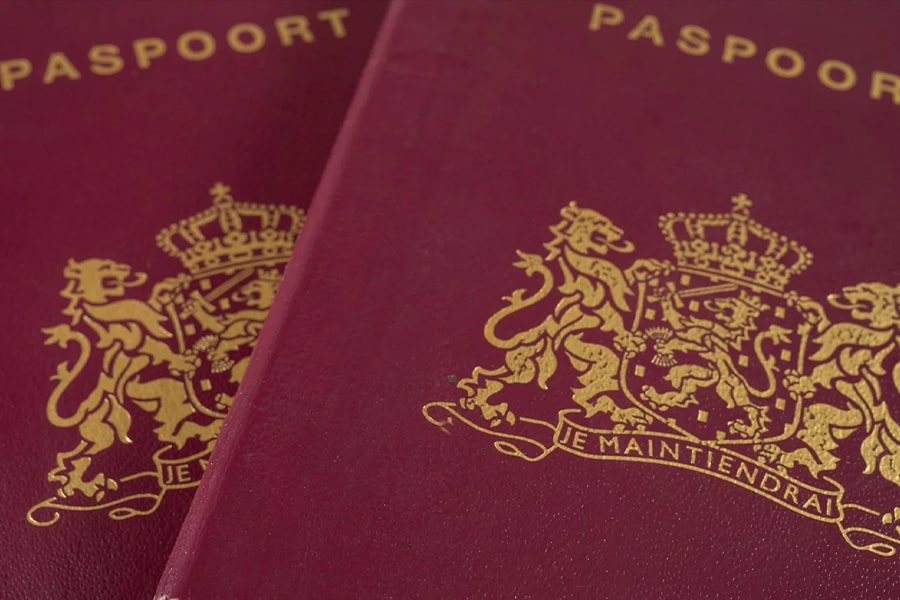 Refugee passport in the Netherlands - جواز سفر اللاجئين في هولندا