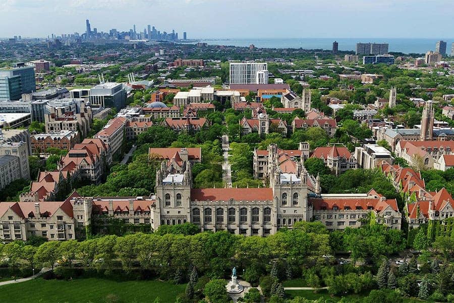 منح جامعة شيكاغو للطلاب الدوليين