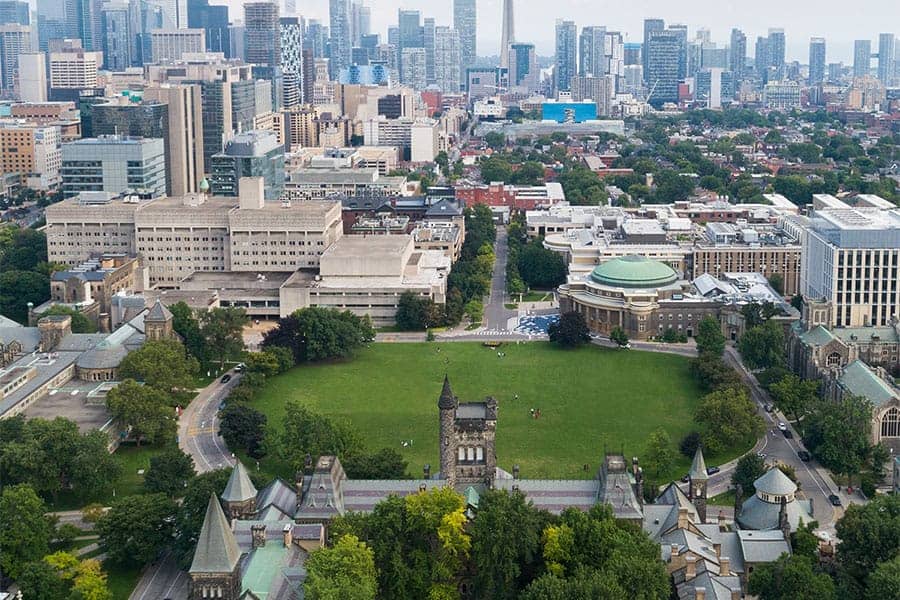 منح جامعة تورنتو للطلاب الدوليين